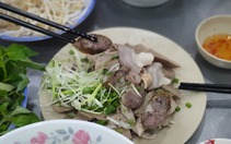 Sài Gòn quán: Quán cháo lòng "sang chảnh" ở quận 3, bưng phần ăn ra là thấy thèm