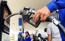Giá xăng giữ nguyên, giá dầu tăng mạnh