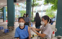 Phụ huynh đồng thuận thấp, TP.HCM khó khăn trong việc nâng cao tỷ lệ tiêm vaccine Covid-19 cho học sinh
