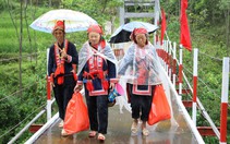 Những khoảnh khắc hạnh phúc của người dân xã Hồ Thầu khi có cây cầu mới