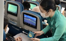 Hành khách bất ngờ nhận quà Trung thu sớm từ Vietnam Airlines