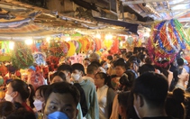 Phố lồng đèn lớn nhất Sài Gòn đông vui, nhộn nhịp