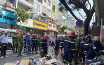 TP.HCM: Sập cửa hàng tiện lợi ở quận 4, hàng chục chiến sĩ cảnh sát PCCC và cứu nạn, cứu hộ đến hiện trường