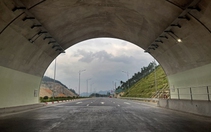 Cận cảnh cao tốc QL 45-Nghi Sơn, Nghi Sơn-Diễn Châu sau hơn 1 tháng vẫn chưa thu phí, chỉ cho đi 80km/h