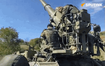 Cận cảnh lính Nga tác chiến với pháo tự hành có thể bắn đạn hạt nhân