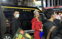 Miss Ba Lan 2022 đến TP.HCM làm thiện nguyện, mê mẩn món ăn đường phố Sài thành