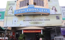 Từng một thời chen chân không lọt, chợ Hạnh Thông Tây nay giảm 80% khách mua, tiểu thương lướt điện thoại cả ngày