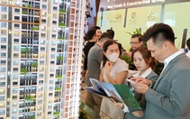 Nhu cầu giảm nhưng giá rao bán chung cư tại Hà Nội và TP.HCM vẫn "neo" cao