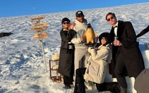 Nhóm người bạo chi 5 triệu USD để du lịch quanh nơi lạnh nhất thế giới