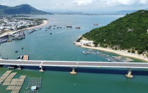 Bay trên cung đường ven biển "xuyên núi, vượt cát" gần 2.000 tỷ đồng ở Bình Định