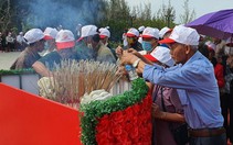 Hàng nghìn người đến dâng hương tưởng niệm 64 chiến sĩ hy sinh tại Gạc Ma