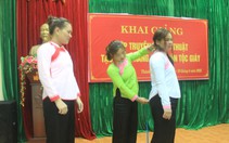 Lai Châu: Mở lớp truyền dạy kỹ thuật tạo hình trang phục dân tộc Giáy