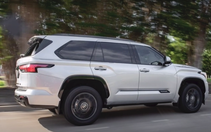 Hé lộ phiên bản điện khí hóa của Toyota Fortuner