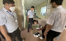 An ninh nghiêm ngặt tại kỳ thi đánh giá năng lực chuyên biệt ĐH Sư phạm TP.HCM: Thí sinh cởi cả giày để kiểm tra