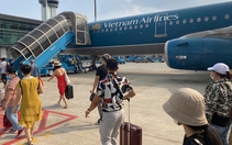 Đừng để du lịch Việt “thua trên sân nhà” vì vé máy bay