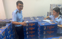 Gần 600 thùng bia Tiger được phát hiện bên đường ở Long An