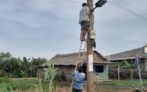 Lắp đèn năng lượng mặt trời xây dựng tuyến hẻm xanh - sạch - sáng - an toàn ở nông thôn