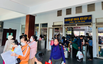 Người dân mua vé tàu lễ 2/9 sớm, ga Sài Gòn tăng cường nhiều tàu phục vụ