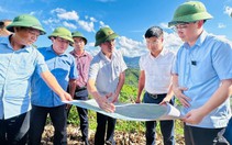 Phó Chủ tịch UBND tỉnh Lai Châu kiểm tra công tác di dân ra khỏi vùng thiên tai tại huyện Tam Đường