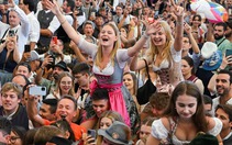 Toàn cảnh lễ hội bia lớn nhất thế giới Oktoberfest đang diễn ra tại Đức
