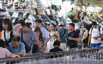 Sau nửa năm "thay áo mới" 8 tỷ đồng, chợ du lịch lớn nhất Đà Nẵng chật kín dịp nghỉ lễ