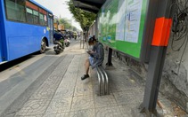 Nhiều trạm xe buýt ở TP.HCM được sửa chữa đón Tết
