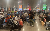 24 tháng Chạp: Dòng người về quê đón Tết, sân bay Tân Sơn Nhất đón gần 130.000 khách