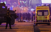 Hiện trường vụ tấn công khủng bố kinh hoàng khiến người chết nằm la liệt tại Nga