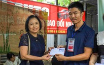 Trích lương hưu góp quỹ tặng bữa ăn cho bệnh nhân và người mù Hà Nội