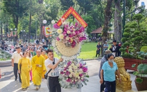 Hàng ngàn người Sài Gòn dâng hương tưởng niệm các vua Hùng