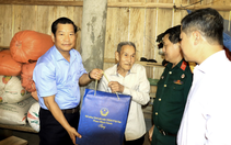 Lai Châu: Phó Chủ tịch HĐND tỉnh thăm, tặng quà chiến sĩ Điện Biên