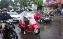 CSGT TP.HCM tăng cường kiểm tra, hạn chế tai nạn giao thông trong mùa mưa bão