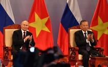 Ảnh ấn tượng tuần: Tổng thống Putin tới Việt Nam và Lễ trao Giải Báo chí Quốc gia lần thứ XVIII 