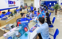 "Hoa mắt" với phí dịch vụ SMS Banking