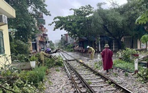 Hủy nhiều chuyến tàu khi bão Yagi đi qua, đường sắt thiệt hại lớn      