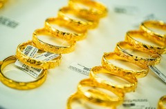 Cập nhật giá vàng hôm nay 6/4: Vàng nhẫn lập kỷ lục 73 triệu đồng/lượng, có nơi tiến sát 74 triệu đồng/lượng