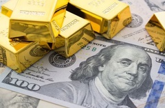 Giá vàng hôm nay 1/5: Vàng thế giới bất ngờ "lao dốc" khi đồng bạc xanh mạnh lên