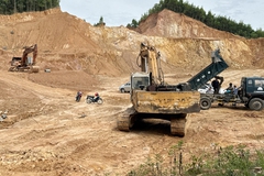 Video Quảng Ngãi:
Đoàn kiểm tra xác định có sai phạm tại mỏ đất Tịnh Thiện của Công ty Việt Đức