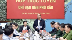 Chủ trì họp trực tuyến ứng với bão số 9, Thủ tướng yêu cầu dừng các cuộc họp không cần thiết