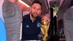 Hàng triệu CĐV Argentina đổ ra đường chào đón Messi và đồng đội mang cúp vàng trở về