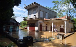 Mưa lũ lịch sử: Ninh Bình ngập lút mái nhà, đê sông Bùi vỡ nhấn chìm 200 nhà dân