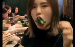 Girl xinh miệng rộng dạy cách ăn thịt nướng
