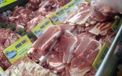 Thịt lợn ngoại giá bèo vẫn ồ ạt nhập về, lối thoát nào cho người chăn nuôi?