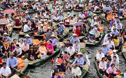 Tràng An Ninh Bình đông nghẹt du khách ngày khai hội 2017
