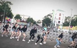 Bản dance cover "Quăng tao cái boong" chất nhất ở thời điểm hiện tại