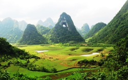 Điểm du lịch mới núi “Mắt thần” - thác Nặm Trá ở Cao Bằng