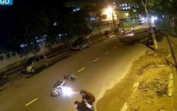 Video Clip: Bay như trong phim hành động, ghê quá các bác ạ