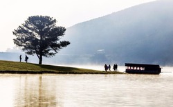 Ngăn chặn du lịch “chui”, cắm trại qua đêm ở hồ Suối Vàng