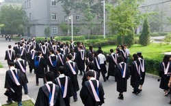 Thương chiến kéo dài, tỷ lệ sinh viên Trung Quốc thất nghiệp tăng cao