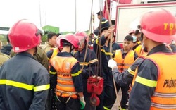 Clip giải cứu nạn nhân sụt "hố tử thần" ở Thanh Hóa ngay trong bão dông